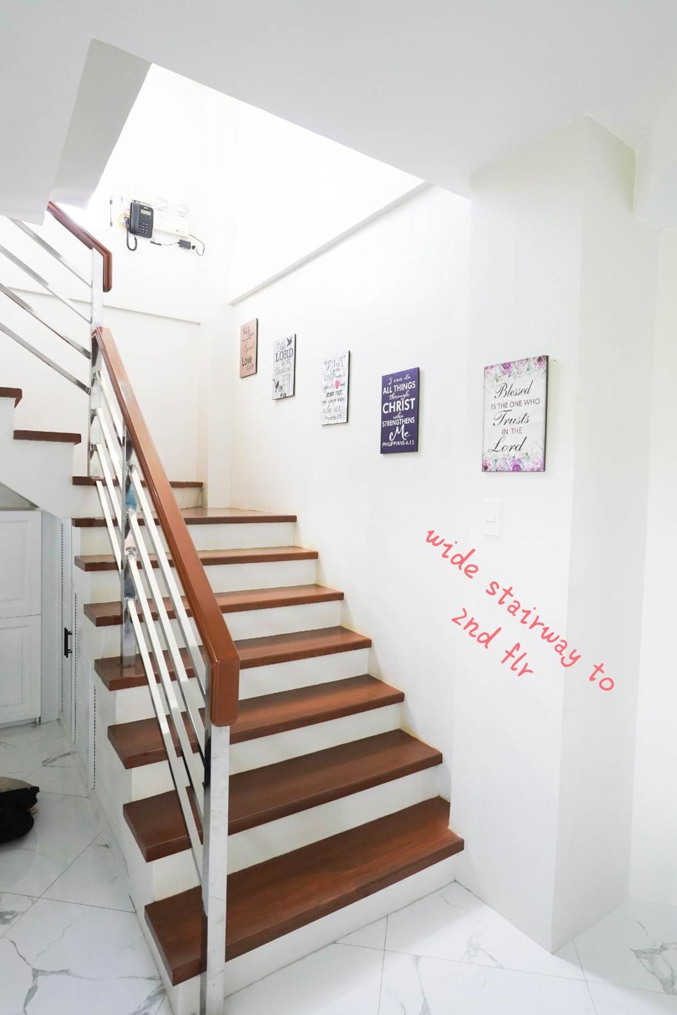 Homestay Luxurious Place Mountain View Spacious With Wifi Near Sm *